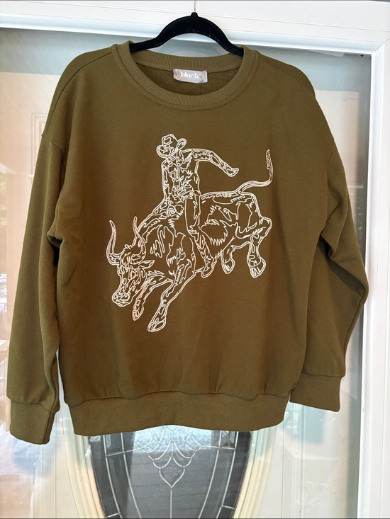 blue b Tops - NEW blue b Olive Green & Cream Rodeo Cowboy Horse Bull Embroidered Sweatshirt